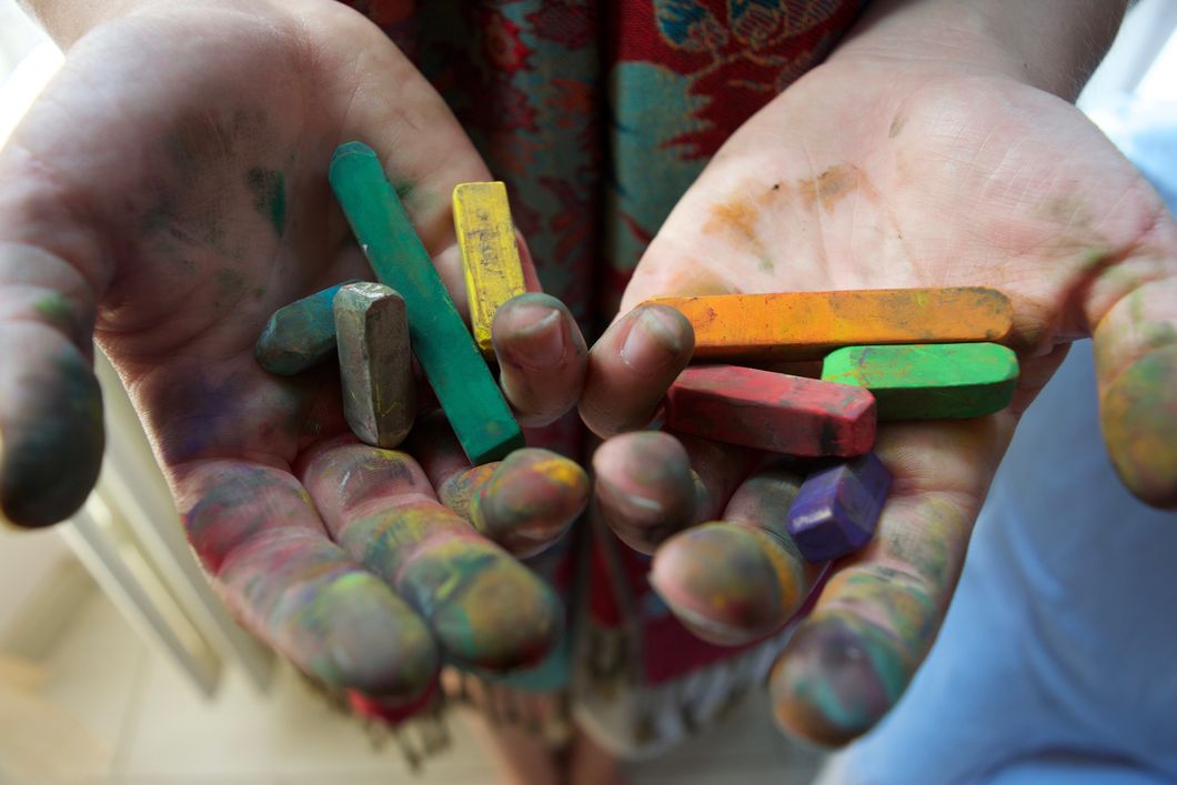 Hands dirty from chalk