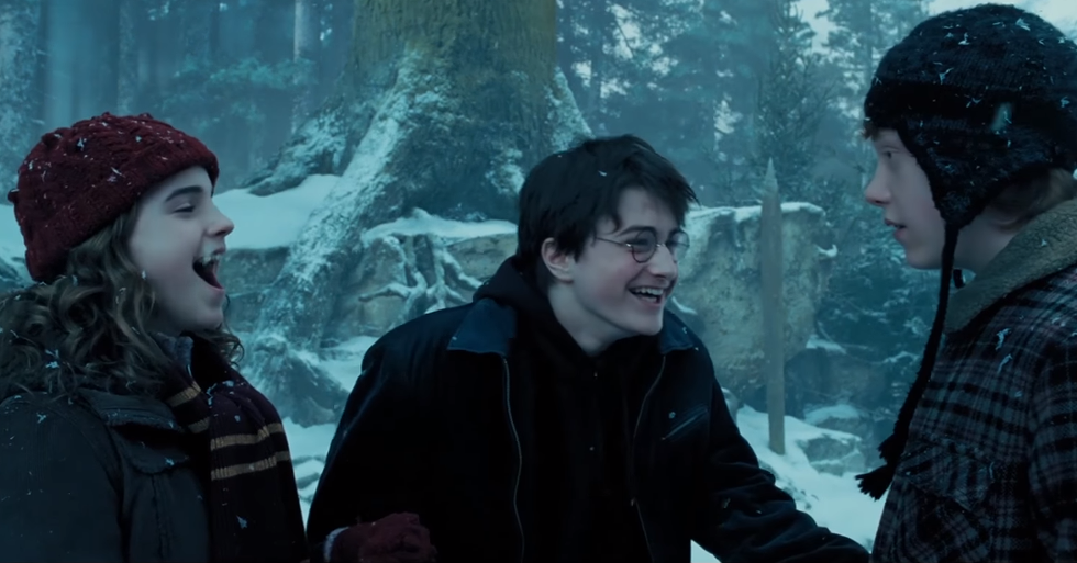 hermione harry and ron in harry potter and the prisoner of azkaban snowball fight scene