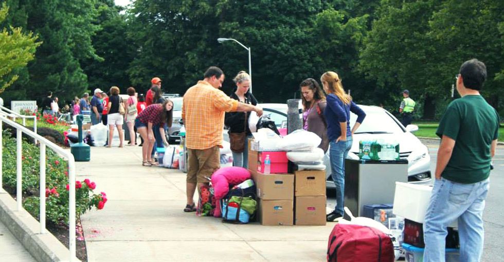 https://blog.suny.edu/2015/08/what-not-to-bring-when-moving-to-college/