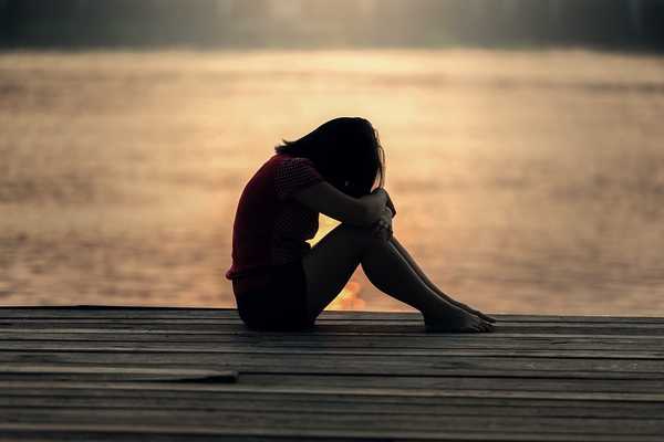 https://cdn.pixabay.com/photo/2016/11/14/05/29/girl-1822702_960_720.jpg