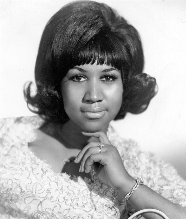https://commons.wikimedia.org/wiki/File:Aretha_Franklin_1968.jpg