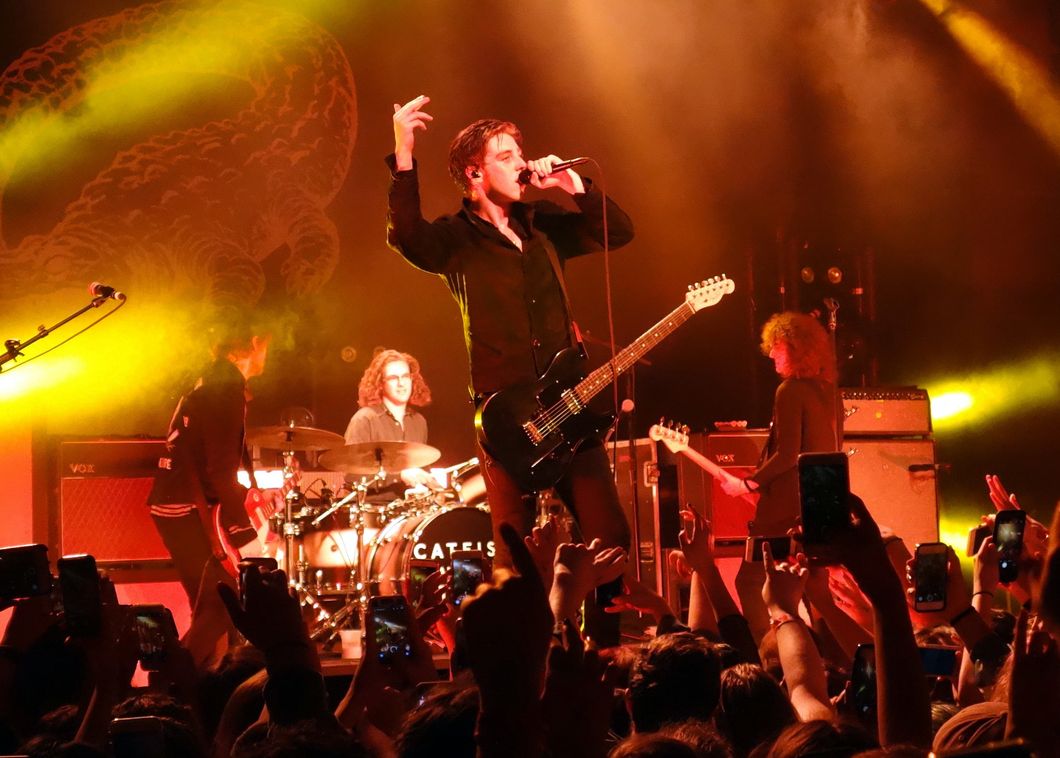 https://commons.wikimedia.org/wiki/File:Catfish_and_the_Bottlemen_at_Brooklyn_Steel.jpg