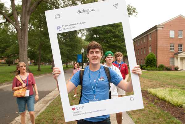 https://commons.wikimedia.org/wiki/File:Presbyterian_College_New_Student_Orientation_2017_(34793931334).jpg