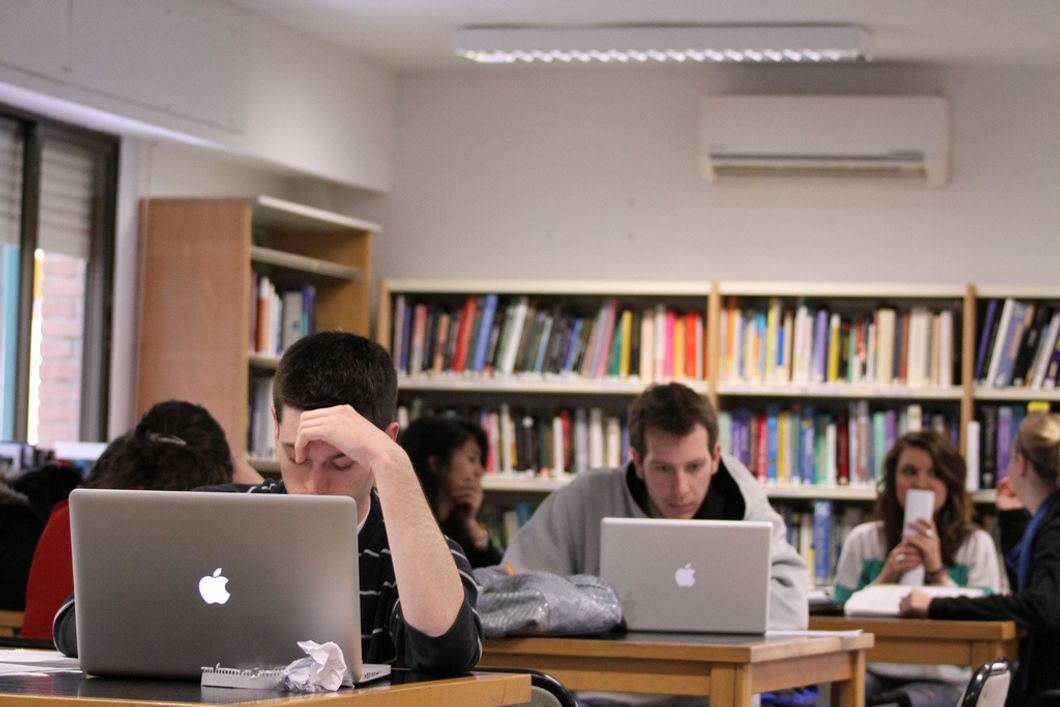 https://commons.wikimedia.org/wiki/File:Stillman_College_Library_students.jpg