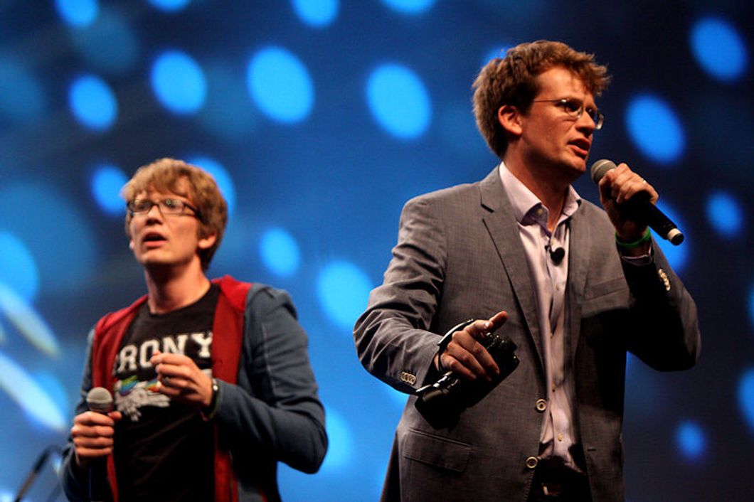 https://commons.wikimedia.org/wiki/File:Vlogbrothers_at_Vidcon_2012.jpg