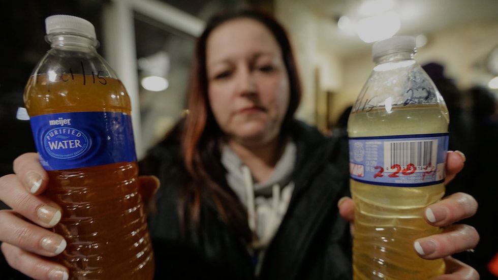 https://mashable.com/2016/01/24/flint-water-crisis/#Uk2ciCEJ6iqw