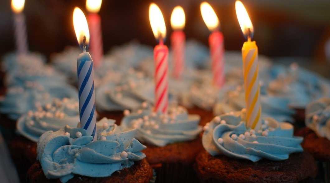 https://pixabay.com/en/birthday-cake-cake-birthday-380178/