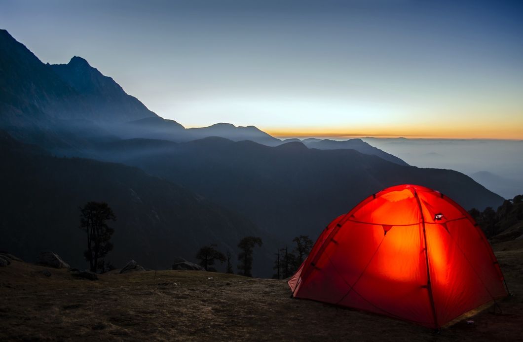 https://pixabay.com/en/camping-travel-sunrise-adventure-2581242/