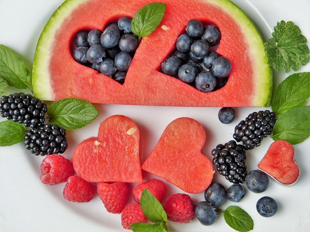 https://pixabay.com/en/fruit-watermelon-fruits-heart-2367029/