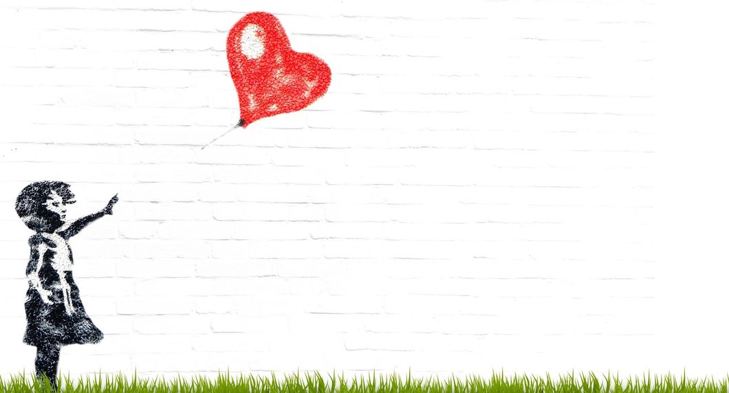 https://pixabay.com/en/girl-balloon-composing-child-heart-2934257/
