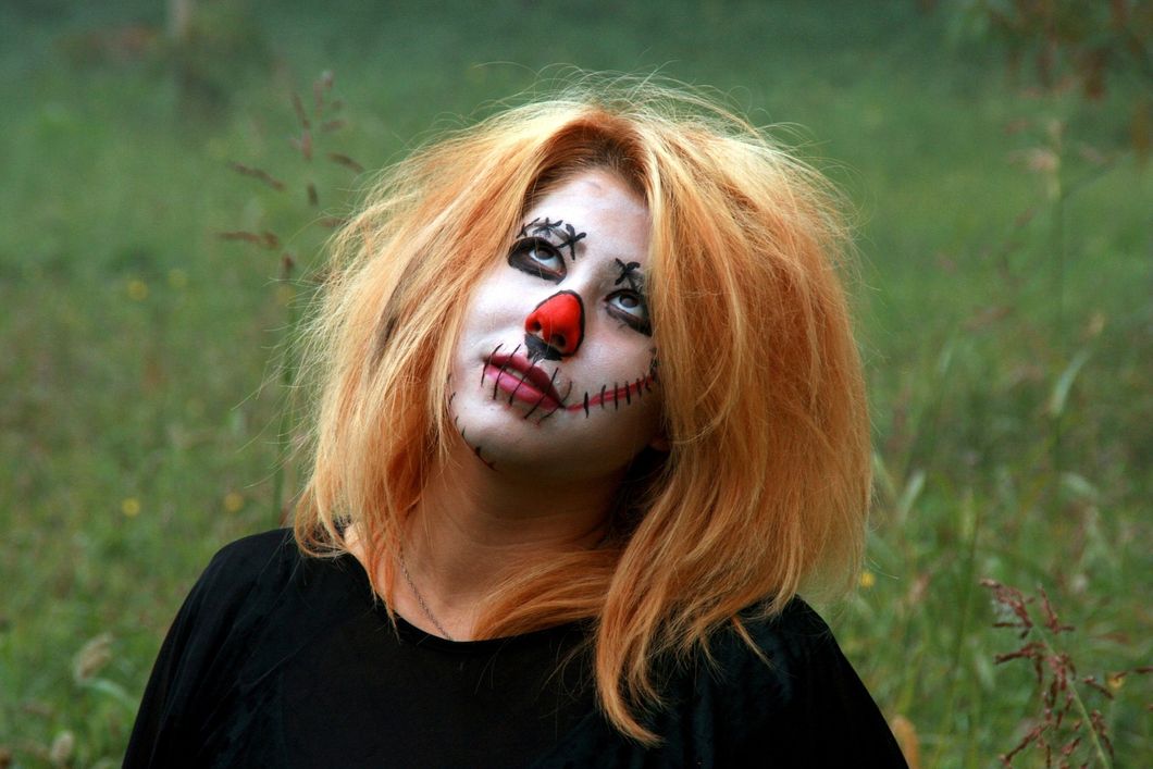 https://pixabay.com/en/halloween-makeup-horror-doll-1016197/