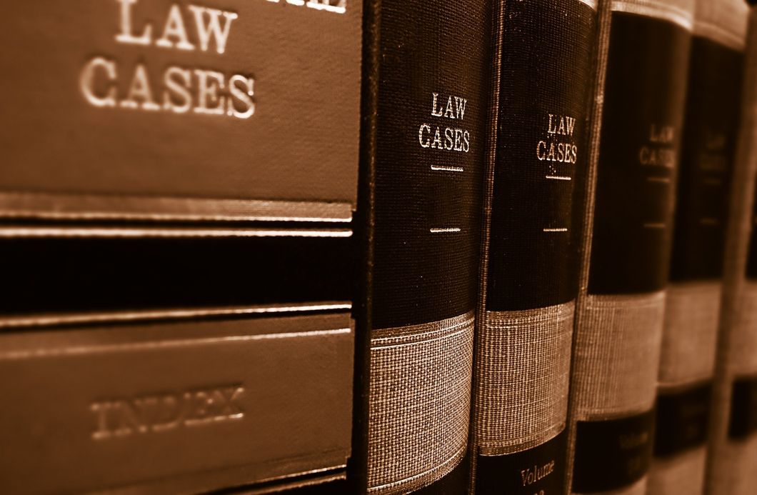 https://pixabay.com/en/law-books-legal-court-lawyer-1991004/