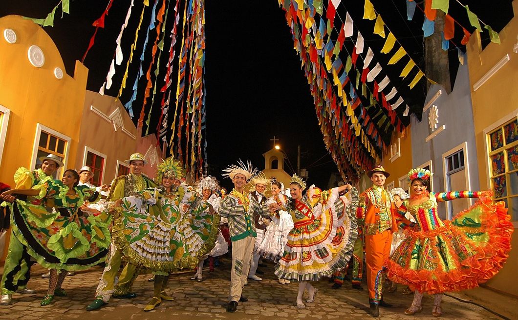 https://pixabay.com/en/party-brazil-northeast-carnival-1085831/