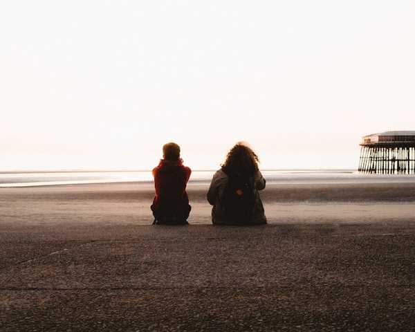 https://pixabay.com/en/people-man-woman-sitting-talking-2576871/