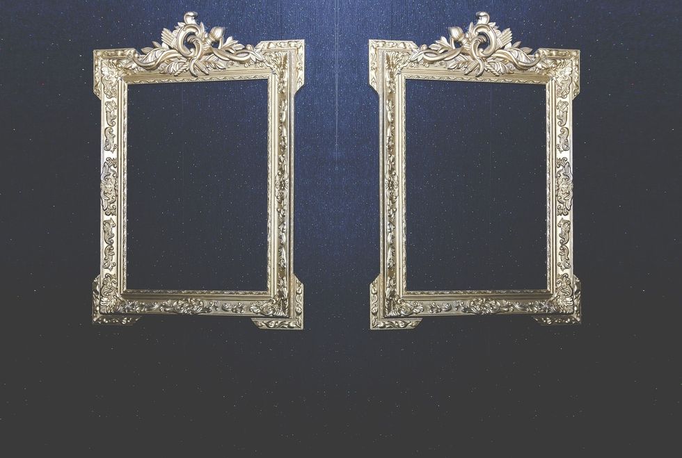 https://pixabay.com/en/portrait-frames-picture-gold-decor-926861/