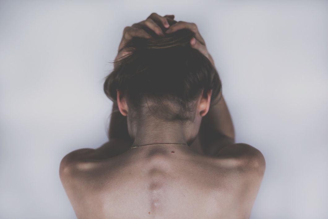 https://pixabay.com/en/woman-sad-depression-headache-2609115/