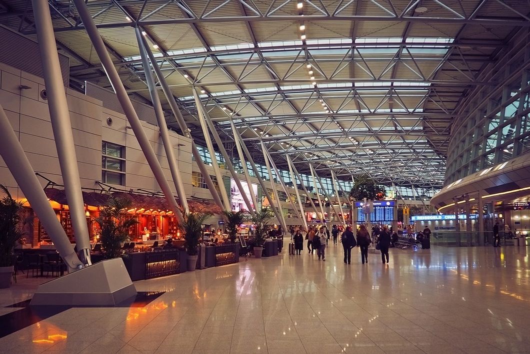 https://pixabay.com/photos/architecture-airport-building-3960163/