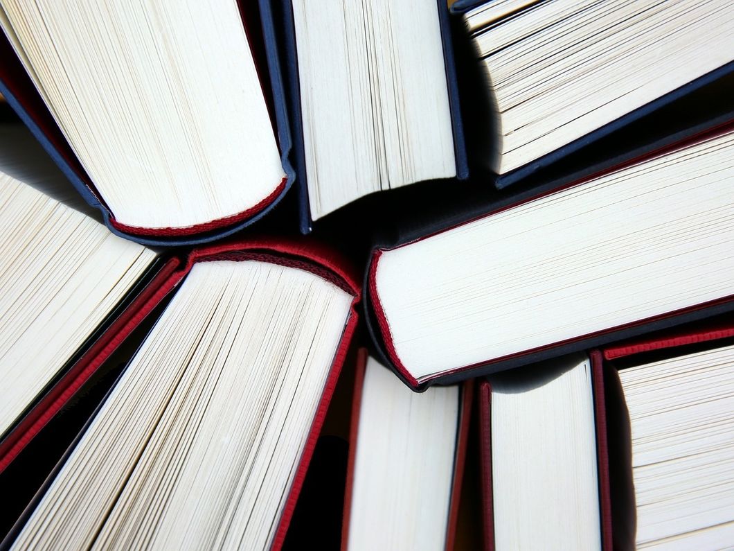 https://pixabay.com/photos/books-education-school-literature-462579/