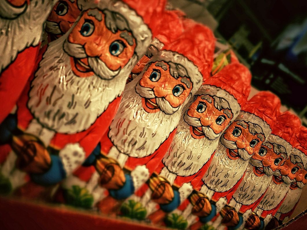 https://pixabay.com/photos/christmas-santa-claus-210289/