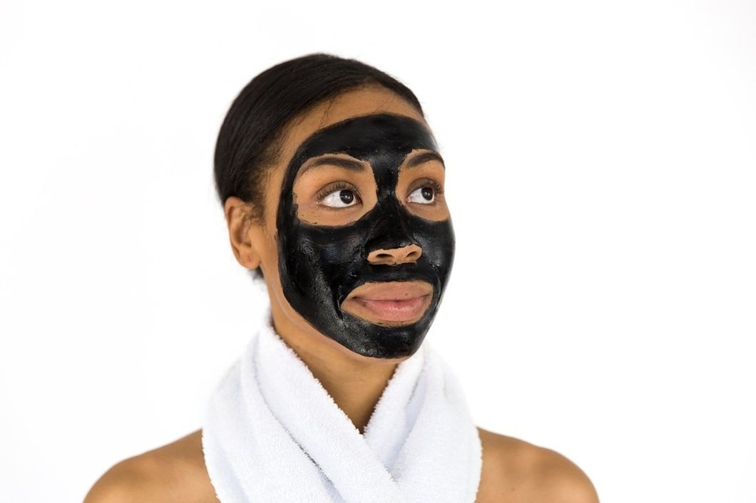https://pixabay.com/photos/face-mask-skin-skin-care-woman-2578428/