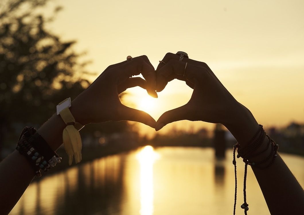 https://pixabay.com/photos/heart-silhouette-sun-love-hands-2280933/