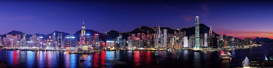 https://pixabay.com/photos/hong-kong-skyline-night-913872/