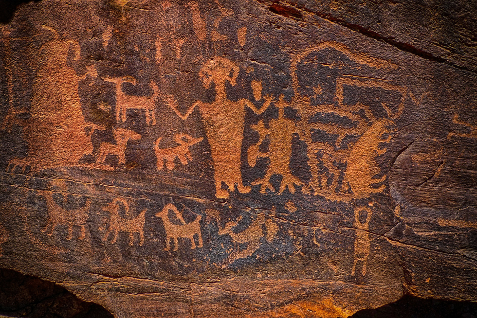 https://pixabay.com/photos/indian-art-petroglyph-467709/