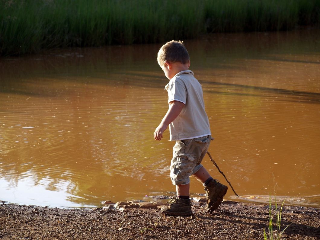 https://pixabay.com/photos/river-boy-alone-child-stik-way-1611926/