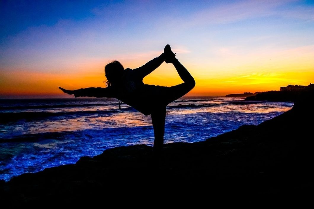 https://pixabay.com/photos/yoga-pacific-healthy-meditation-2184811/