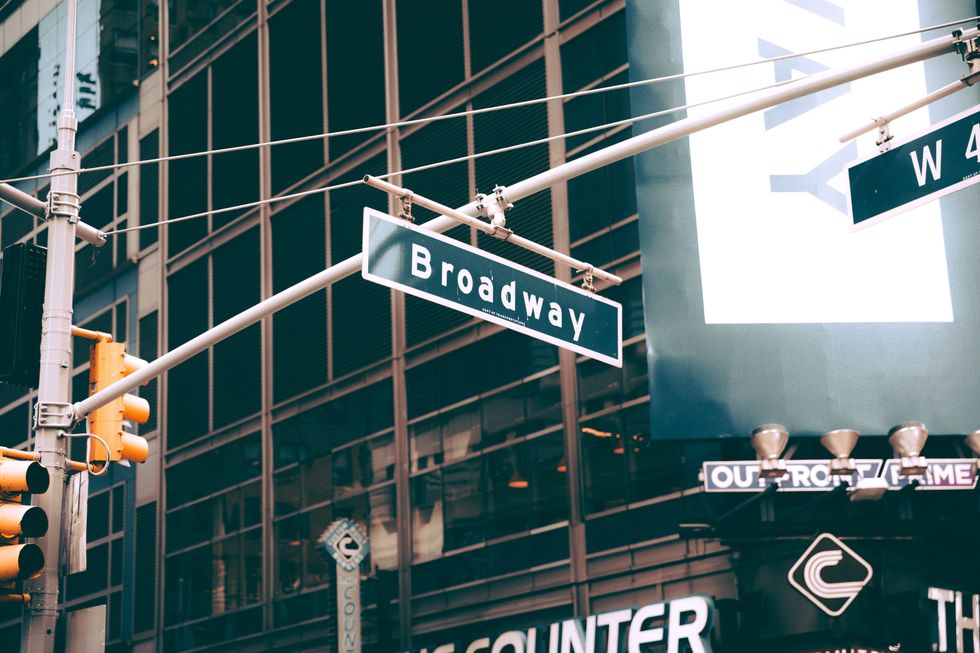 https://unsplash.com/search/photos/broadway