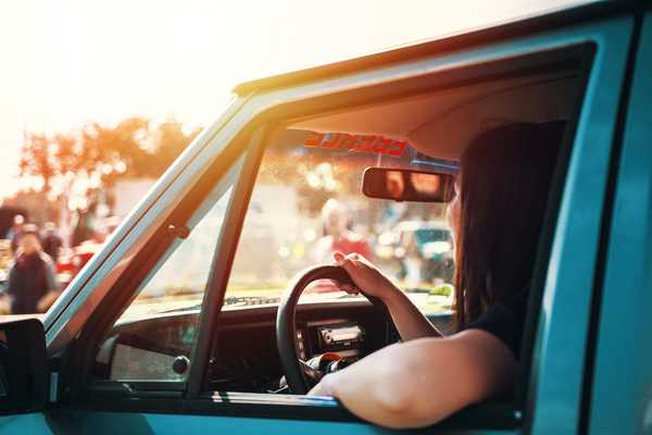 https://unsplash.com/search/photos/driving