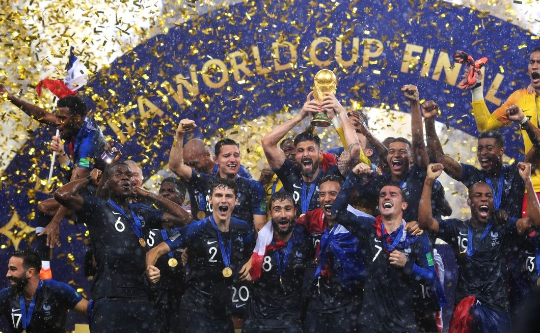 https://upload.wikimedia.org/wikipedia/commons/e/e5/France_champion_of_the_Football_World_Cup_Russia_2018.jpg