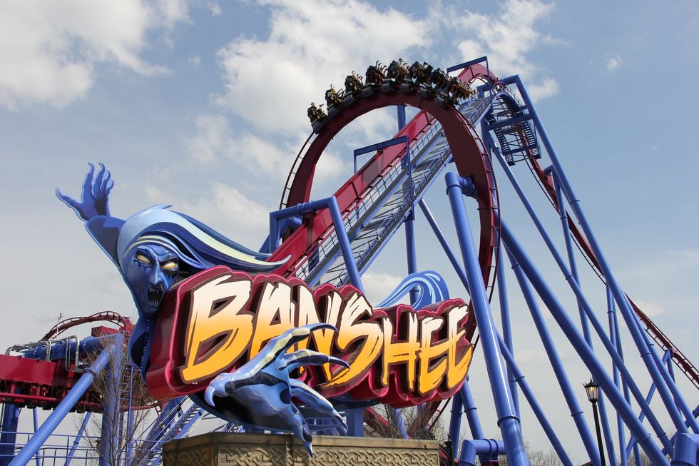https://www.cincinnati.com/picture-gallery/entertainment/2014/04/17/first-look-at-kings-islands-banshee-roller-coaster/7813619/