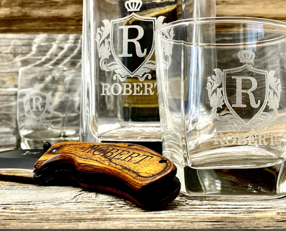 https://www.etsy.com/listing/784388655/fathers-day-gifts-decanter-set-whiskey?ga_order=most_relevant&ga_search_type=all&ga_view_type=gallery&ga_search_query=fathers+day&ref=sc_gallery-1-2&plkey=f0b1e1b915aff8097095fa09473685251e19eb38%3A784388655&bes=1