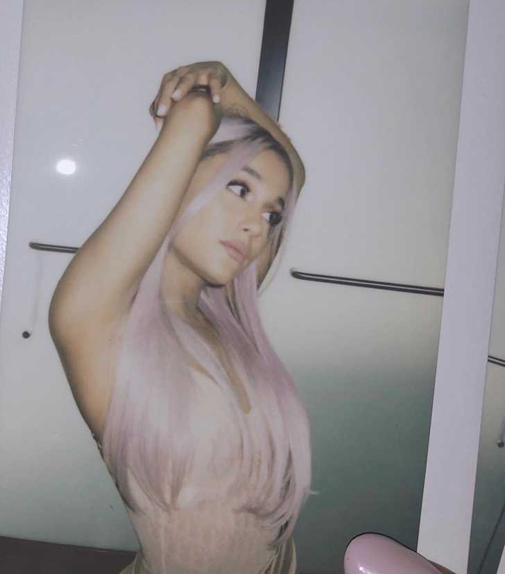 https://www.instagram.com/p/BkQXx27nIw0/?taken-by=arianagrande