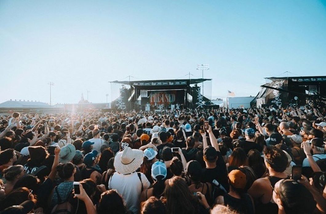 https://www.instagram.com/p/BkUHXz1A0lp/?taken-by=vanswarpedtour