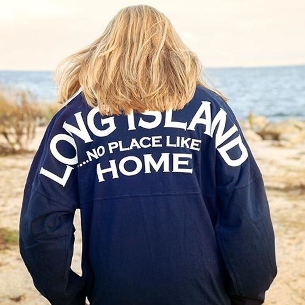 https://www.longislandmemories.com/Clothing/Long-Island-No-Place-Like-Home-Spirit-Jersey/