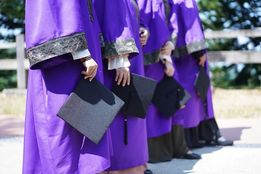 https://www.maxpixel.net/Mortar-Board-Convocation-Graduation-Degree-Diploma-4119260