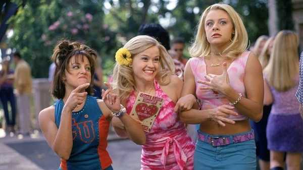 https://www.moviestillsdb.com/movies/legally-blonde-i250494#F6eUz6