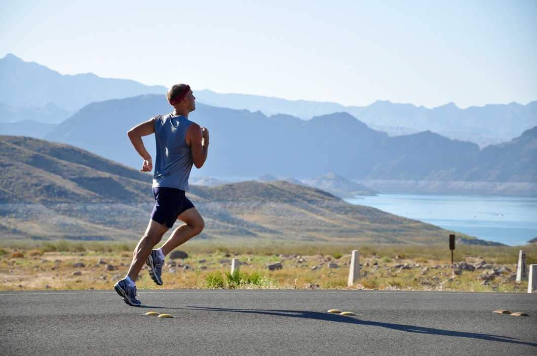 https://www.pexels.com/photo/adventure-athlete-athletic-daylight-235922/