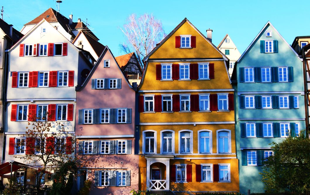 https://www.pexels.com/photo/apartment-architecture-city-colorful-415687/