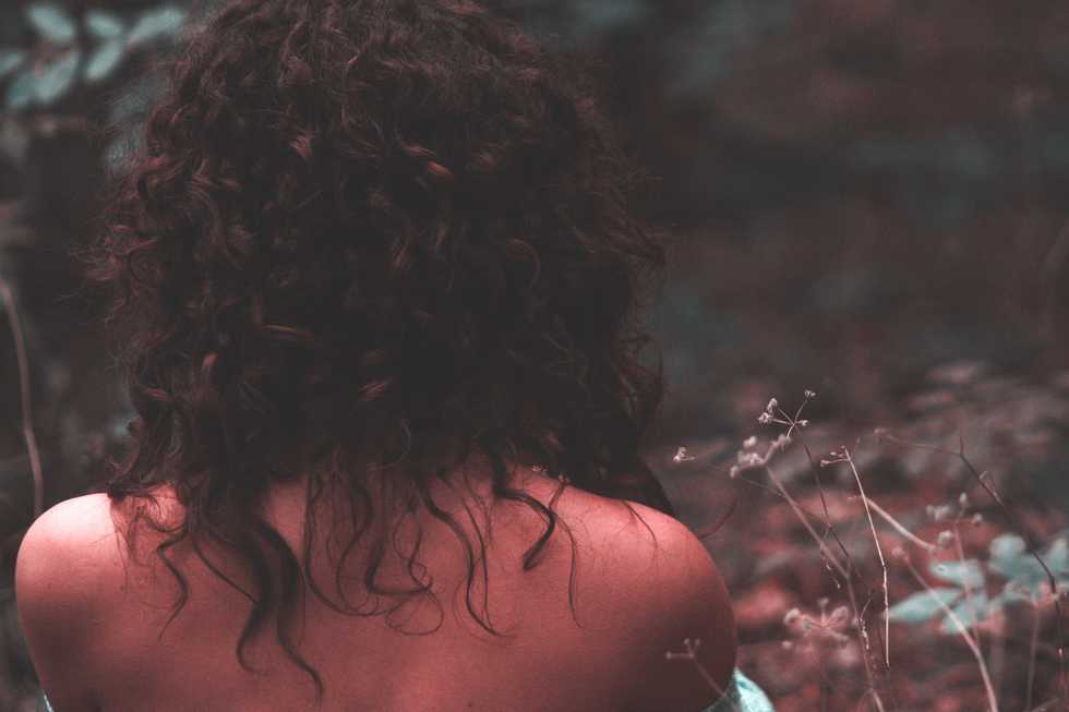 https://www.pexels.com/photo/back-curly-hair-girl-nude-615486/