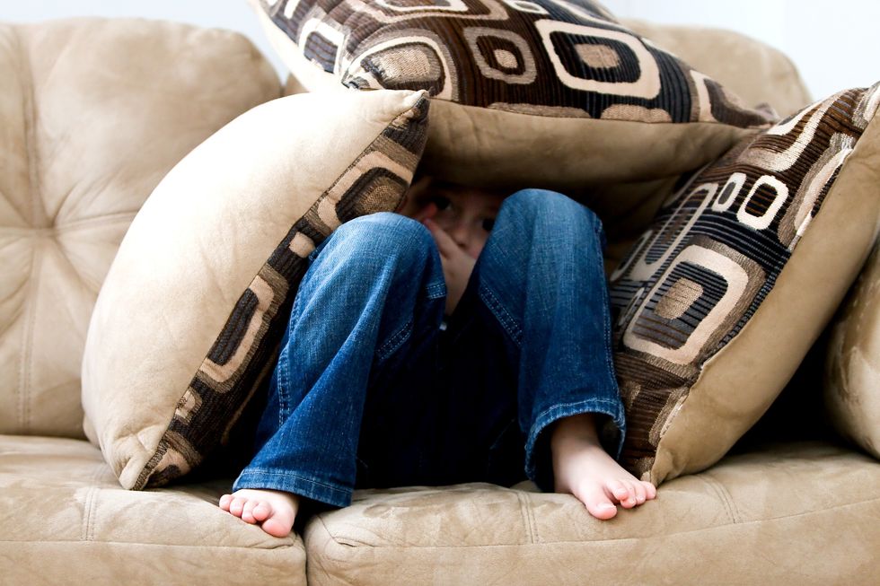 https://www.pexels.com/photo/bare-feet-boy-child-couch-262103/