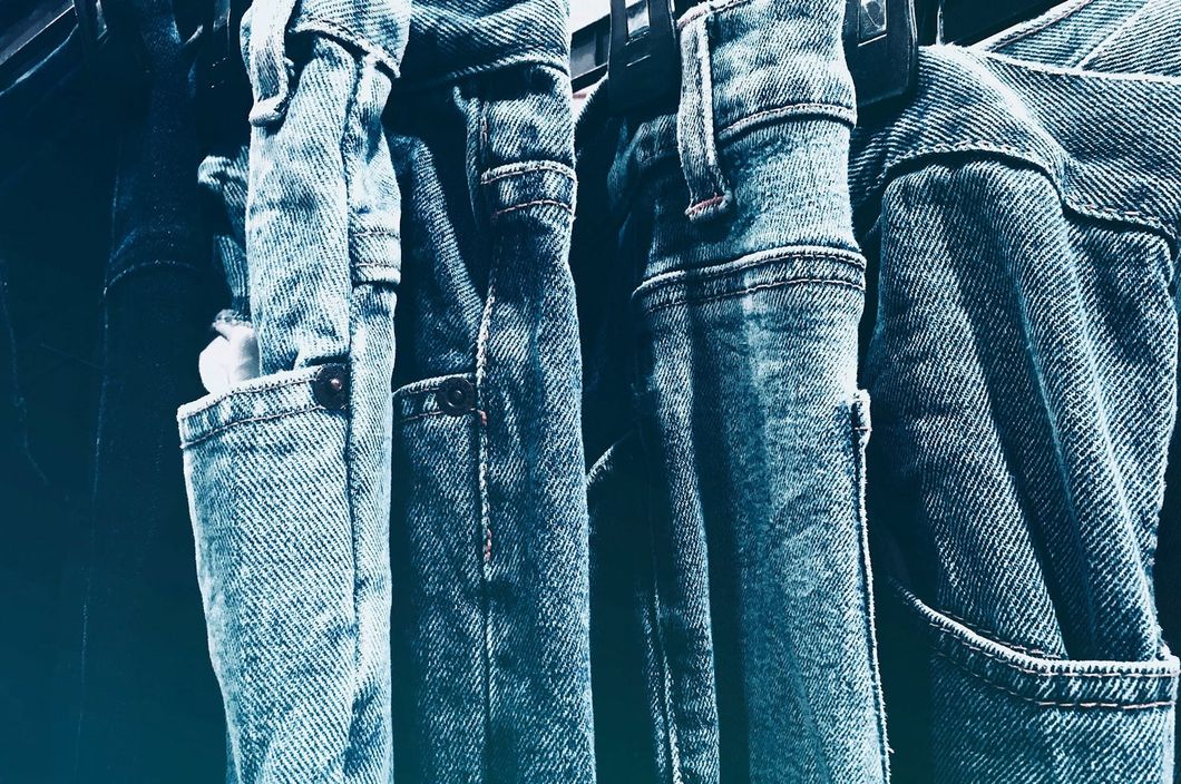 https://www.pexels.com/photo/blue-jeans-close-up-cloth-denim-pants-603022/