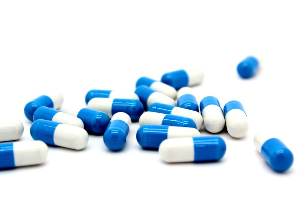 https://www.pexels.com/photo/capsules-cure-drug-health-415825/