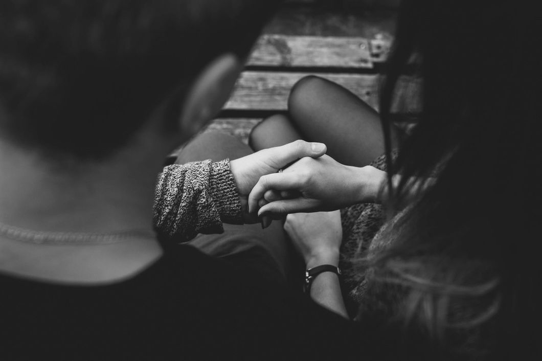 https://www.pexels.com/photo/close-up-of-couple-holding-hands-326650/