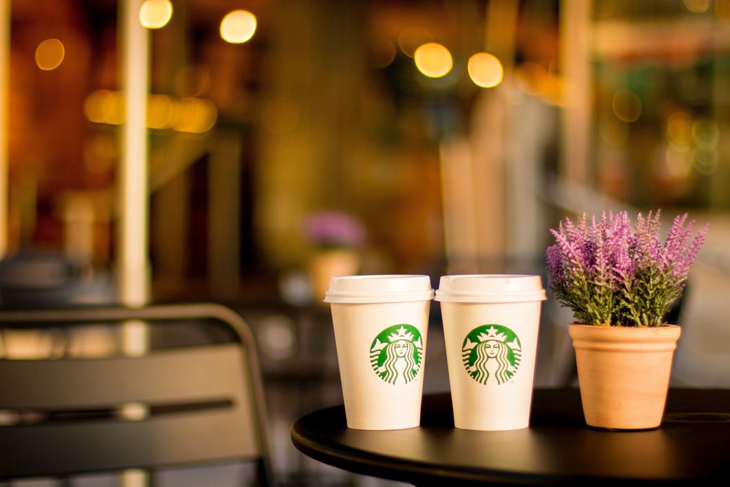 https://www.pexels.com/photo/coffee-lifestyle-starbucks-coffee-shop-17746/