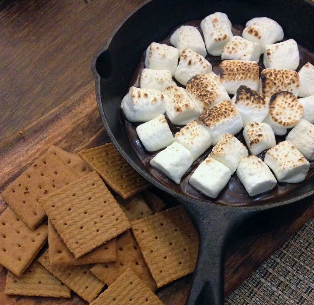 https://www.pexels.com/photo/fried-marshmallows-on-top-of-black-steel-nonstick-frying-pan-162970/