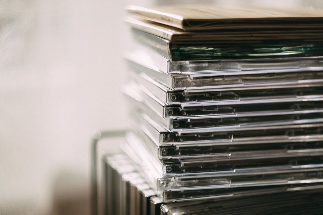 https://www.pexels.com/photo/pile-of-assorted-cd-cases-322457/