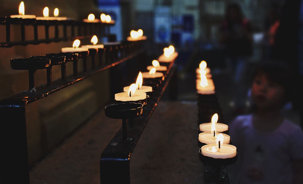 https://www.pexels.com/photo/white-tealight-candles-lit-during-nighttime-918778/